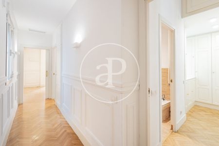 Flat for rent in Recoletos (Madrid) - Photo 4