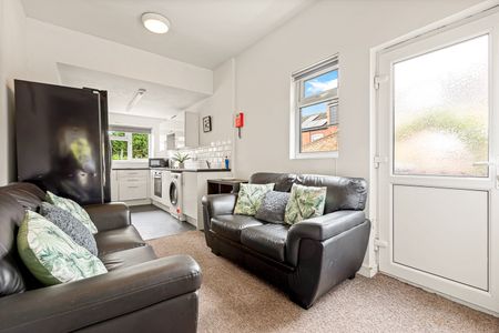 Room in a Shared House, Welland Road, CV1 - Photo 3