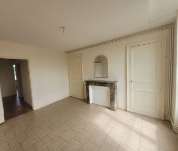 Location Appartement 3 pièces 52m² SABLE SUR SARTHE 72300 - Photo 1
