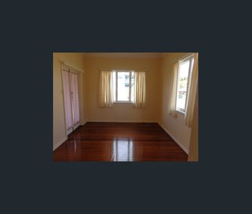 1/36 Birdwood Street, Coorparoo, Qld 4151 - Photo 1