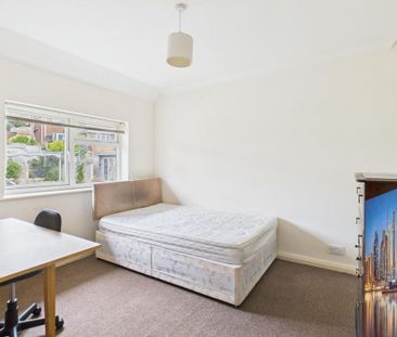 4 bedroom terraced house to rent - Photo 6