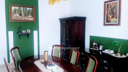 Kiadó újszerű állapotú lakás - Zirc - Photo 2
