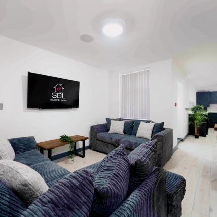 7 Beds 2 Baths - Photo 1