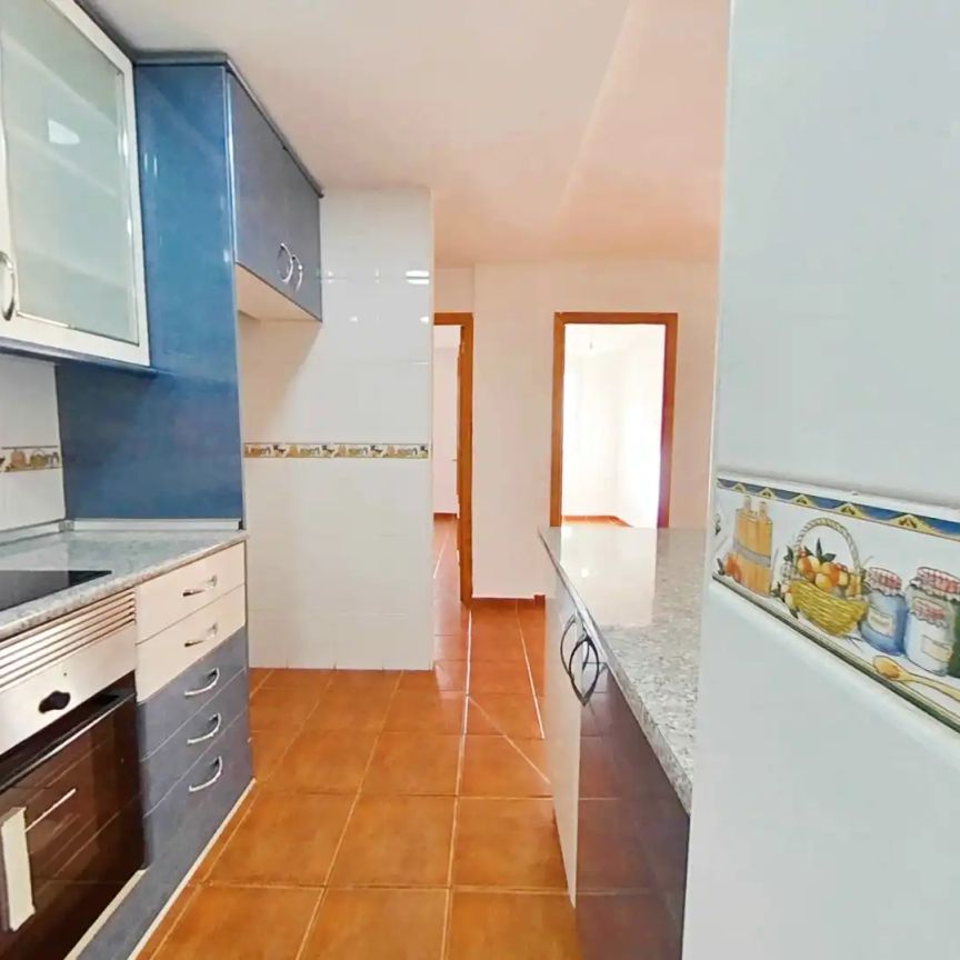 Piso de alquiler en Barrio de Patraix - Photo 1