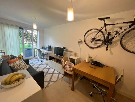 1 bedroom studio apartment to rent - Photo 3