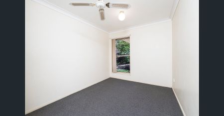 3 bedroom, 1 bathroom townhouse in Arana Hills. - Photo 5