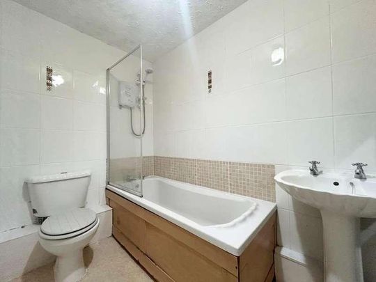 The Spinney, Thornton-cleveleys, FY5 - Photo 1