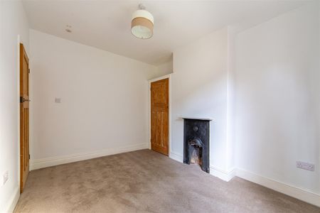 2 bed flat to rent in Ferndene Grove, High Heaton, NE7 - Photo 5
