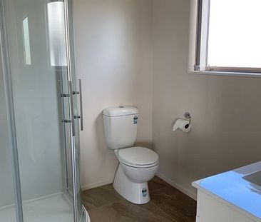 Sunny home with views - Photo 4