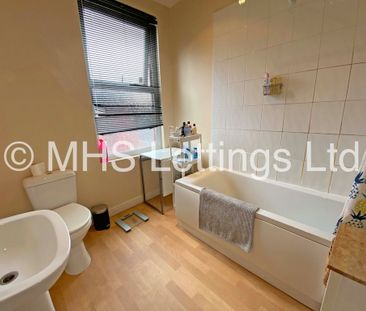3 Bedroom Mid Terraced House for rent in Lumley Avenue - Photo 4