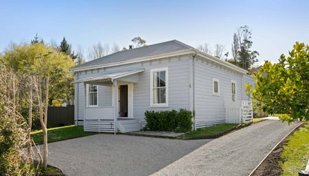 Large Four Bedroom Home! - Photo 4