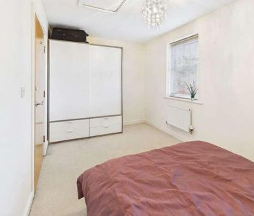 Holywell Drive, Warrington, WA1 - Photo 2