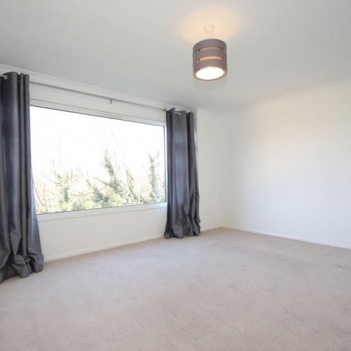 Davos Close, Woking - Photo 1