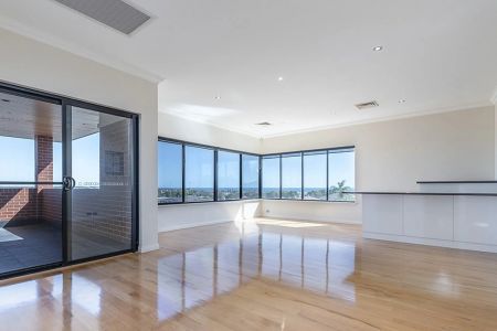 Magnificent 2-Storey Home - An Entertainer's Dream! - Photo 2