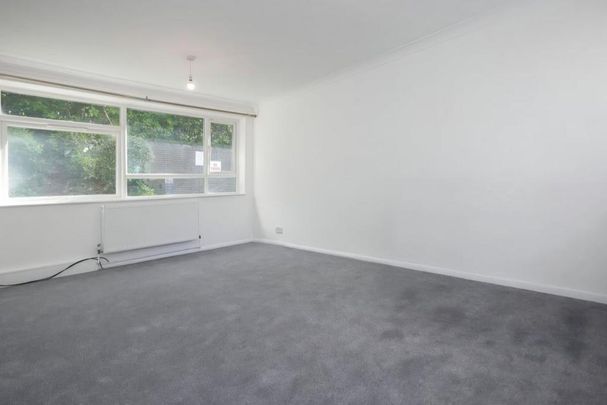 2 bedroom ground floor flat to rent - Photo 1