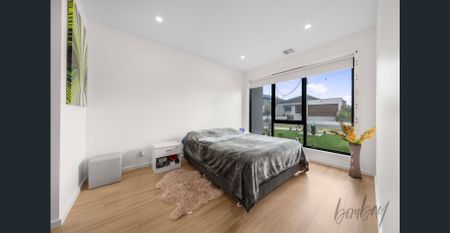 Modern 4-Bedroom Family Home in Prime Wollert Location - Photo 3