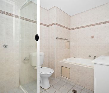 Neat and Tidy 2 Bedroom Unit - Photo 2