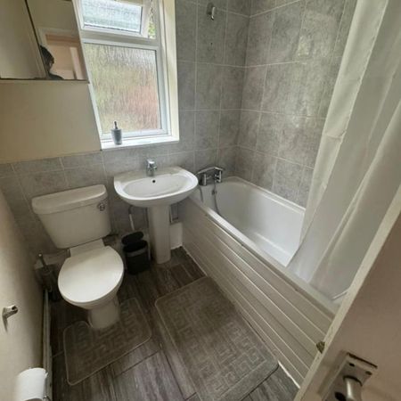 Room in a Shared Flat, Ingestre Road, E7 - Photo 4