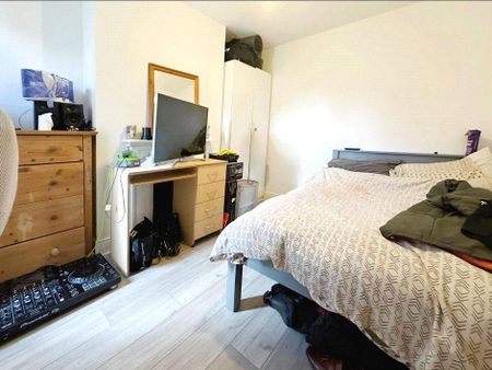 5 bedroom terraced house to rent - Photo 3