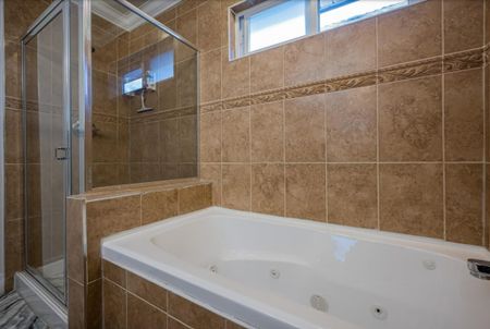 19233 72 Avenue, Surrey (Main Level) - Photo 4