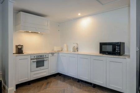 Timeless Charm and Modern Style on the Edge of the CBD - Photo 3