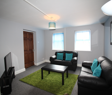66 Newland Street West - Photo 1