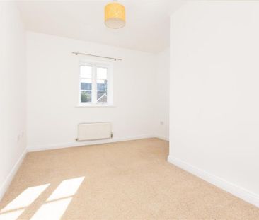 2 bedroom coach house to rent - Photo 3