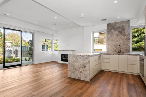 2/4 Hyton Crescent, Kew VIC 3101 - Photo 1