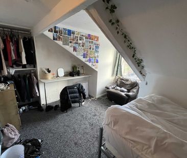 6 Bedroom Student Lets in Leeds - Photo 3