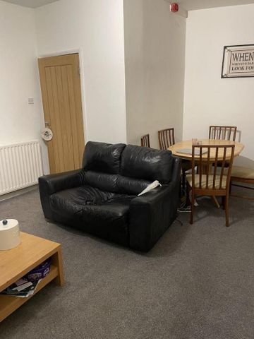 4 bedroom private hall to rent - Photo 4