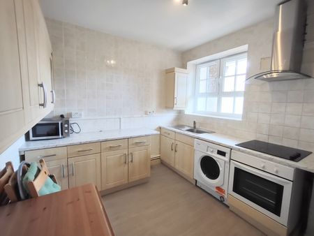 3 Bed Flat, Walker House, NW1 - Photo 3