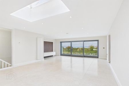 1 Priory Gate, Holywood, BT18 0FF - Photo 3