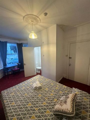 8 bedroom house share to rent - Photo 3