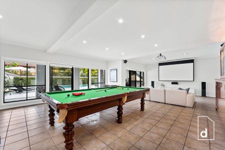 A Landmark Residence On Lamerton - Photo 3