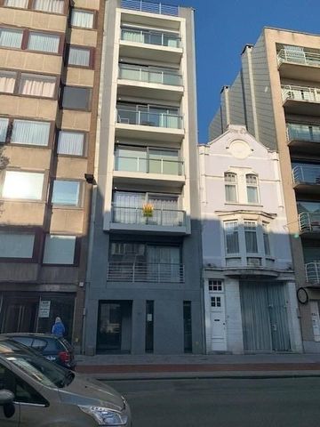 Ongemeubeld appartement met 1 slaapkamer en terras - Photo 3