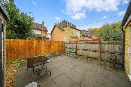 2 bedroom terraced house to rent - Photo 4