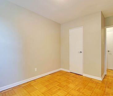 Crown Hill Place Apartments - Photo 3