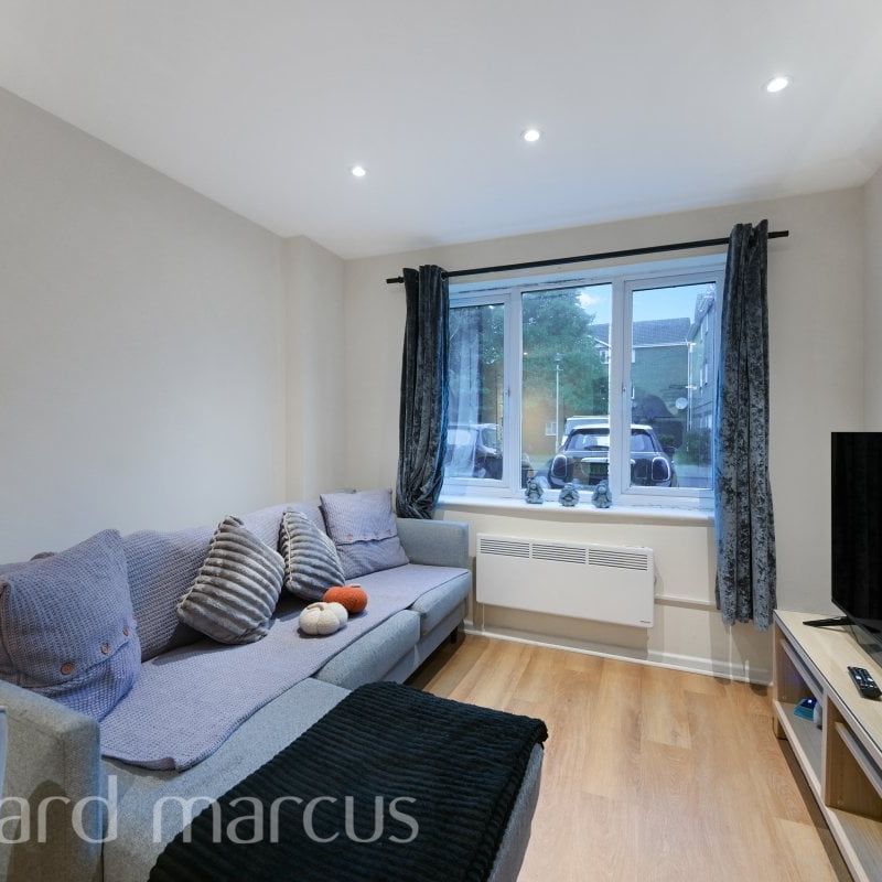 Heathfield Drive, MITCHAM - Photo 1