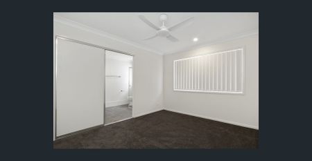 Near New 4 Bed Family Home - Photo 3