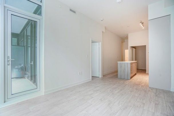 For Lease - 27 Bathurst Street Unit# 815W, Toronto, Ontario - Photo 1