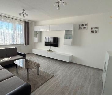 Priestranný 3-izbový byt s klimatizáciou, loggiou a kompletným vyba... - Photo 2