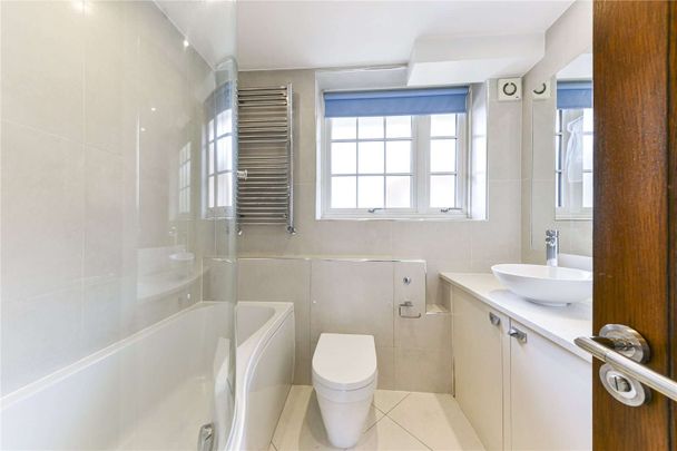 A spacious two bedroom apartment in the heart of St. John's Wood - Photo 1