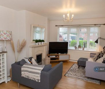 3 bedroom semi-detached house to rent - Photo 1