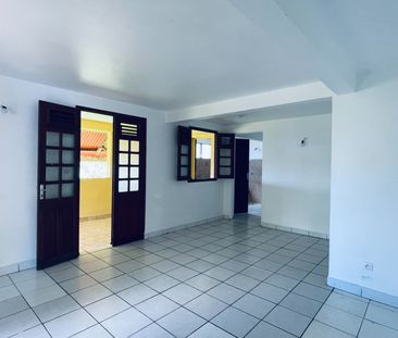 Location Appartement 4 pièces 80m² LE MARIN 97290 - Photo 4