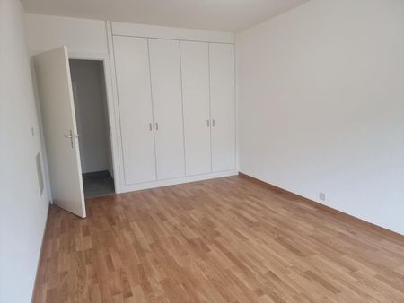 Appartement entièrement rénové de 2 1/2 pièces - Photo 2