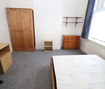 4 bedroom terraced house to rent - Photo 6