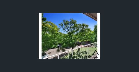 Charming Two-Bedroom Residence in Canterbury - Photo 5