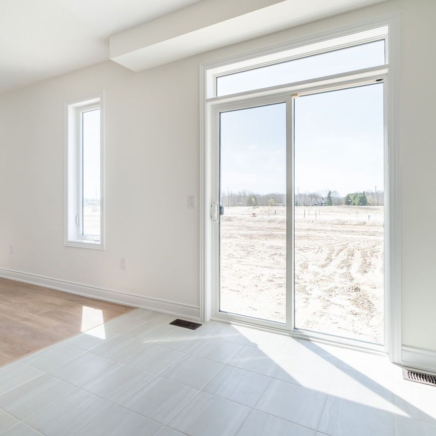 For Lease - 15 Mission Street, Wasaga Beach, Ontario - Photo 1