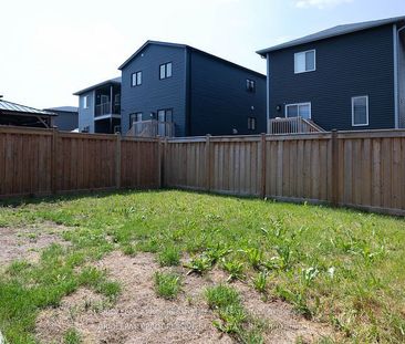 For Lease - 22 Alaskan Heights, Barrie, Ontario - Photo 6