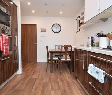 Park Drive, Lofthouse, Wakefield - Photo 6